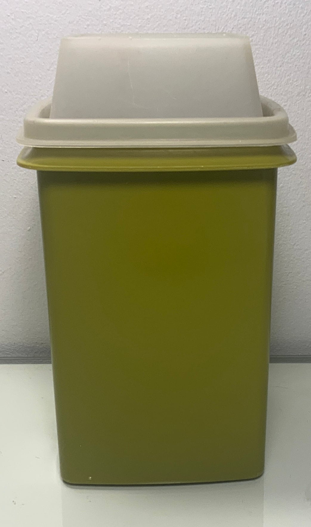 Tupperware Pickle Saver Container - HLJ at HomeTupperware Pickle Saver ContainerTupperware