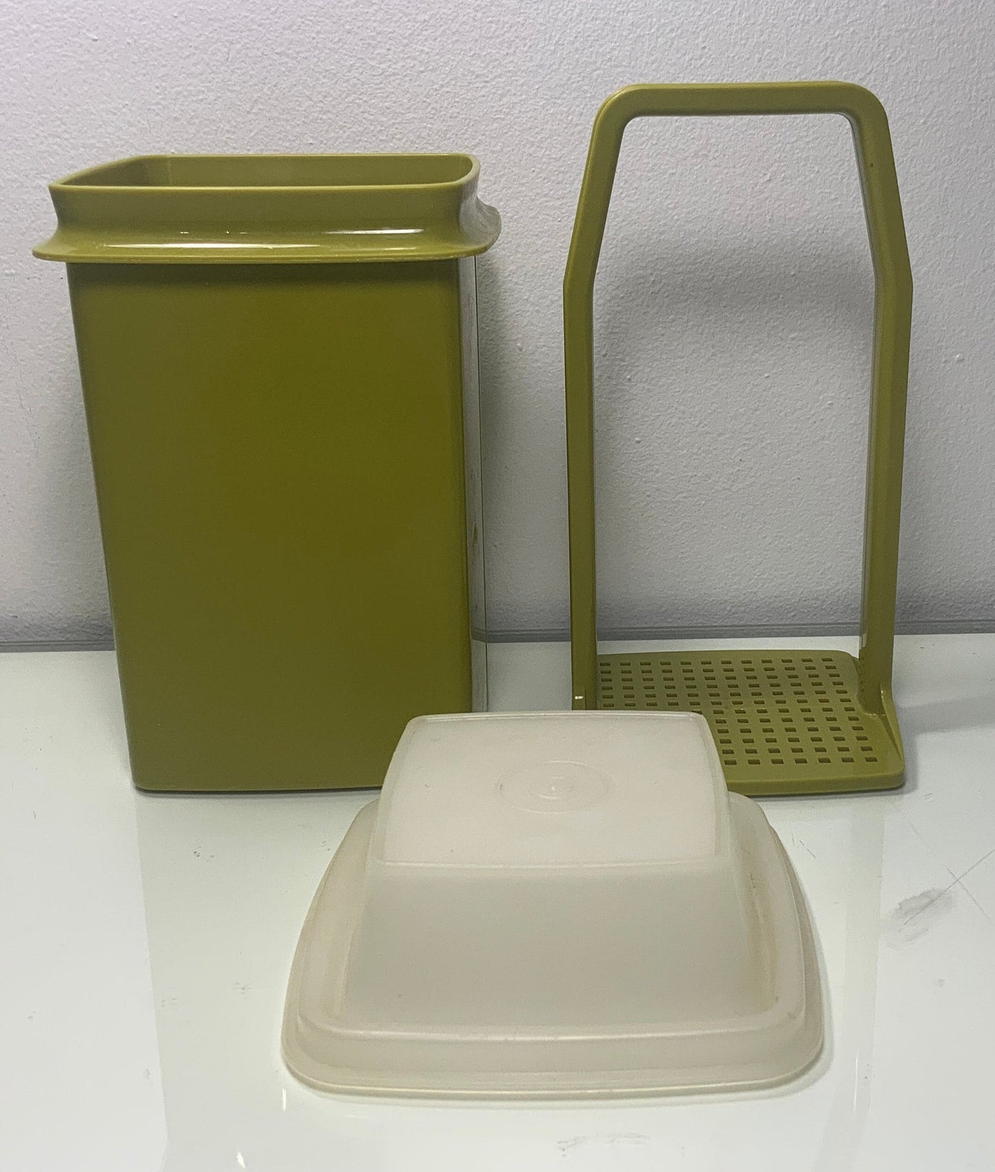 Tupperware Pickle Saver Container - HLJ at HomeTupperware Pickle Saver ContainerTupperware