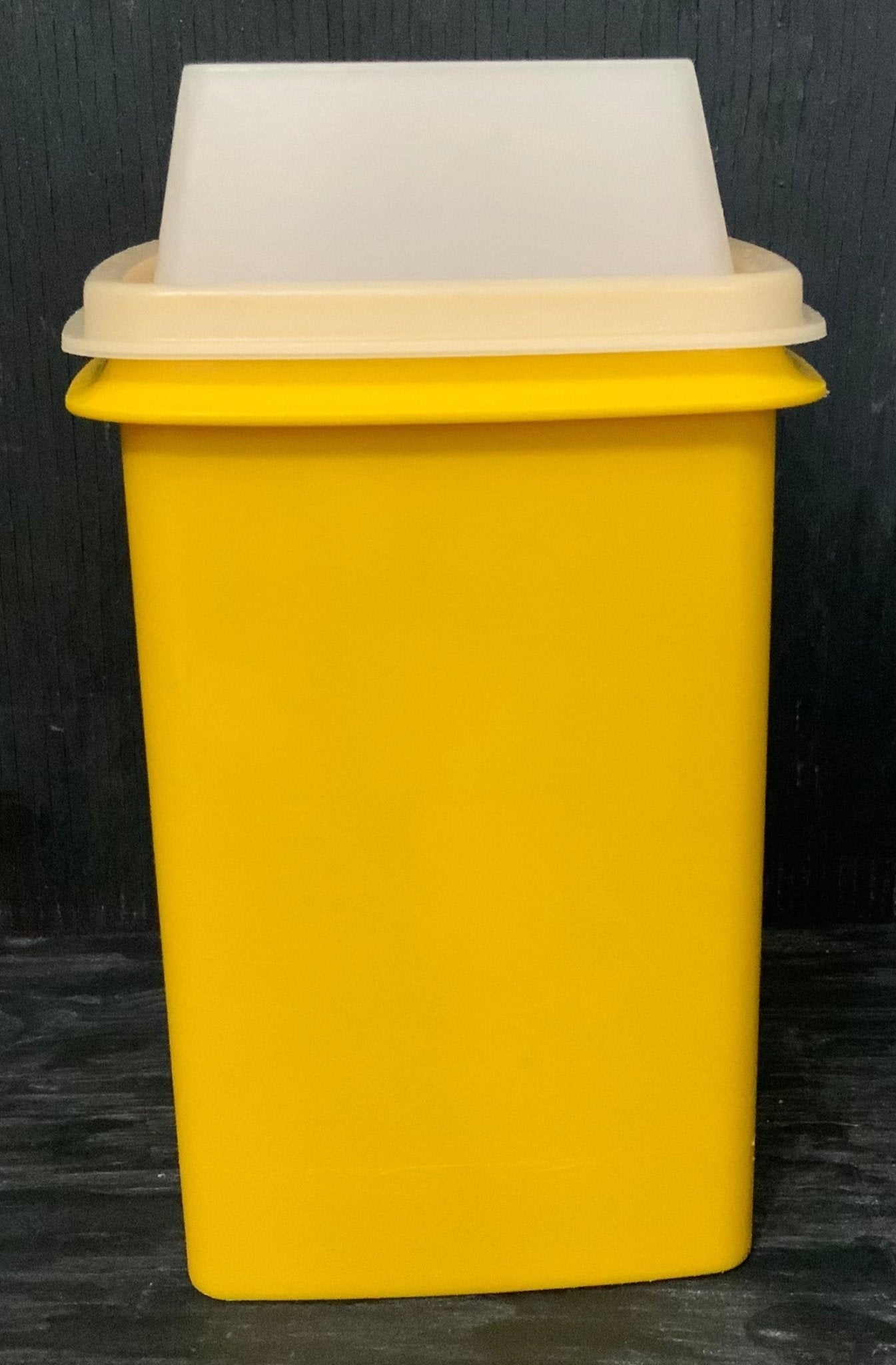 Tupperware Yellow Pickle Saver Container - HLJ at HomeTupperware Yellow Pickle Saver ContainerPickle SaverTupperware