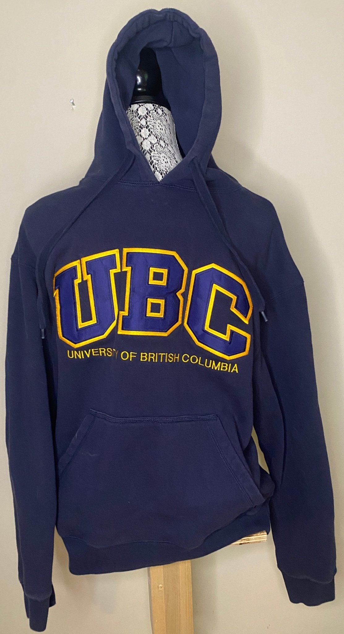 University of British Columbia Navy Blue Hoodie Sweatshirt Adult Medium - HLJ at HomeUniversity of British Columbia Navy Blue Hoodie Sweatshirt Adult MediumSweatshirtHotline