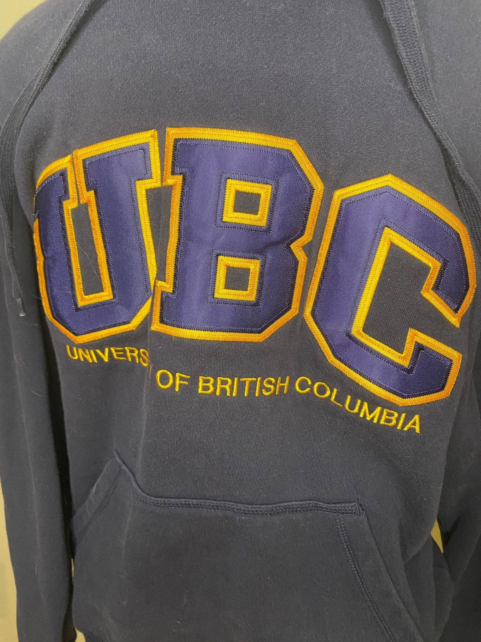 University of British Columbia Navy Blue Hoodie Sweatshirt Adult Medium - HLJ at HomeUniversity of British Columbia Navy Blue Hoodie Sweatshirt Adult MediumSweatshirtHotline