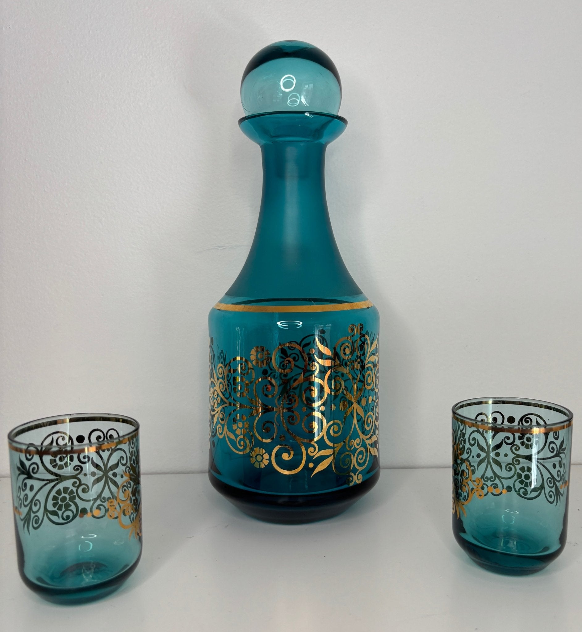 Vintage Cassidy’s Gold Leaf Decanter and Shot Glasses