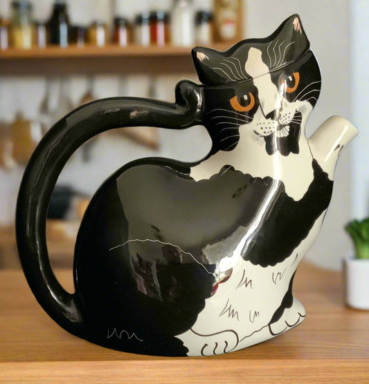Vintage Cats by Nina Lyman Tea Pot