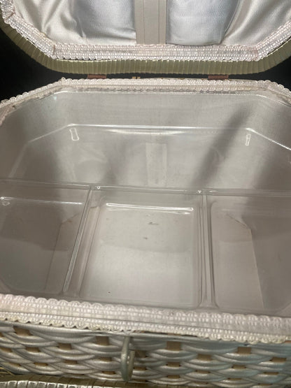Vintage Eaton's Canada Sewing Knitting Basket