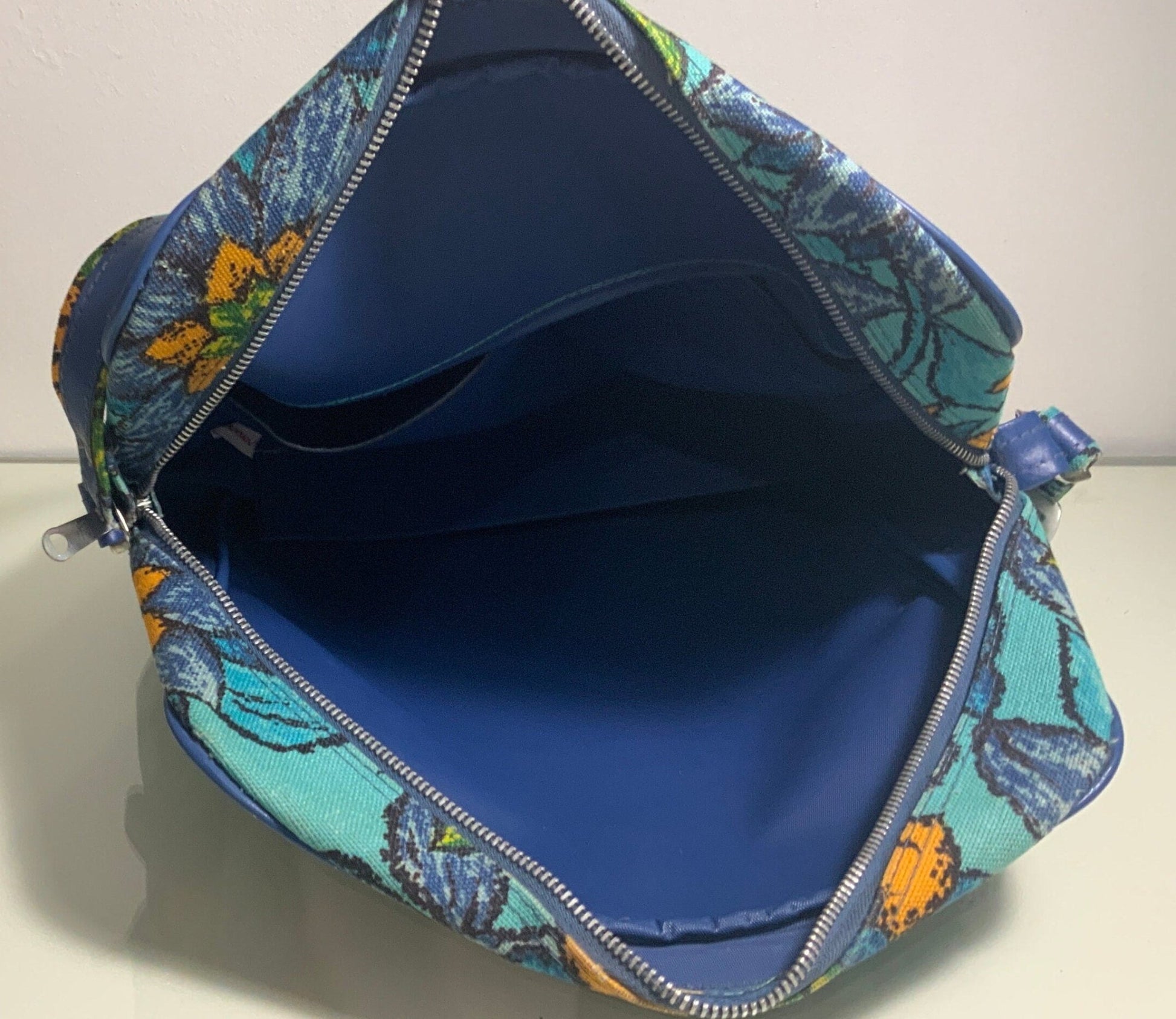 Vintage Floral Handbag Carry On Purse - HLJ at HomeVintage Floral Handbag Carry On PurseCarry OnHLJ at Home