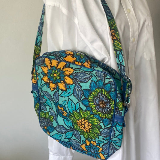 Vintage Floral Handbag Carry On Purse - HLJ at HomeVintage Floral Handbag Carry On PurseCarry OnHLJ at Home