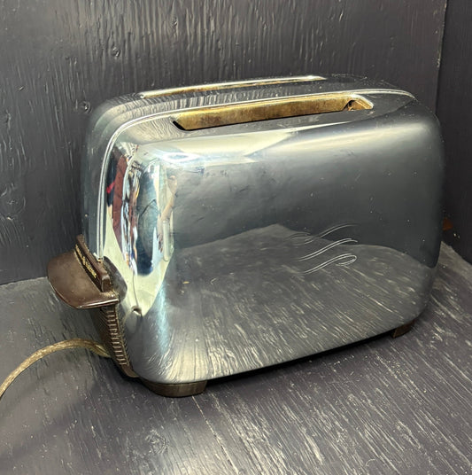Vintage General Electric Canada Silver Metal Toaster