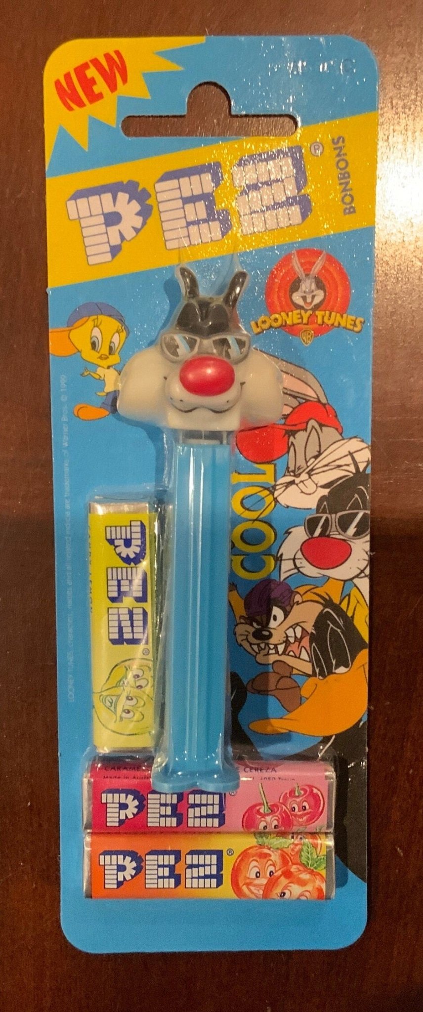 Vintage Looney Tunes Bugs Bunny Daffy Sylvester Pez Dispensers New on Cards lot of 4 - HLJ at HomeVintage Looney Tunes Bugs Bunny Daffy Sylvester Pez Dispensers New on Cards lot of 4Pez DispenserPez