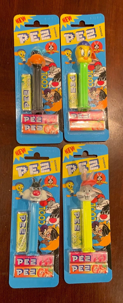Vintage Looney Tunes Bugs Bunny Daffy Sylvester Pez Dispensers New on Cards lot of 4