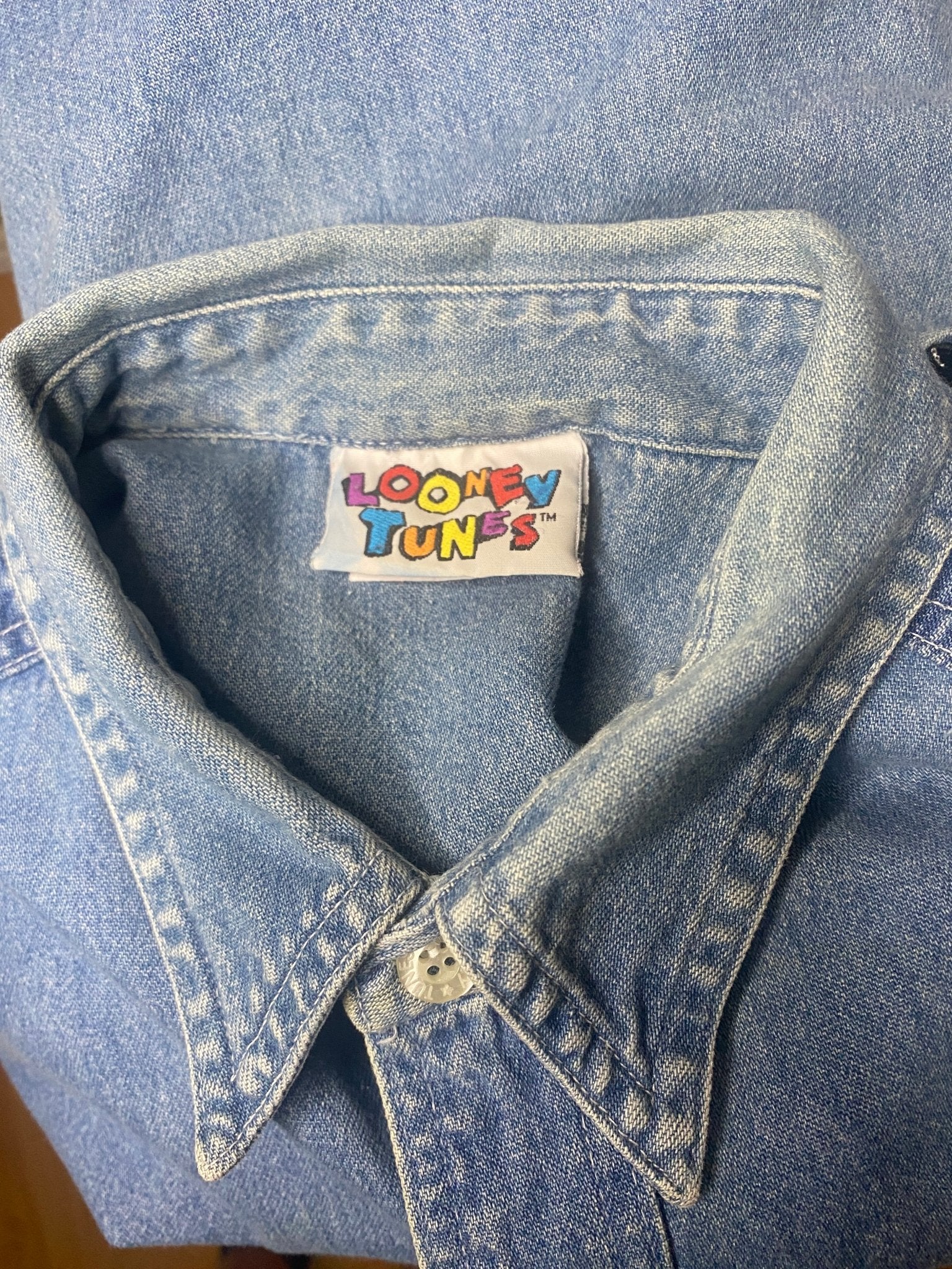 Vintage Looney Tunes Characters Long Sleeve Denim Shirt Adult L - HLJ at HomeVintage Looney Tunes Characters Long Sleeve Denim Shirt Adult LLong SleeveLooney Tunes