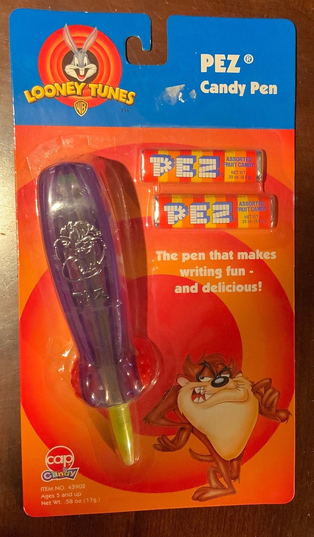 Vintage Looney Tunes Pez Candy Pen Dispensers - HLJ at HomeVintage Looney Tunes Pez Candy Pen DispensersPez DispenserPez