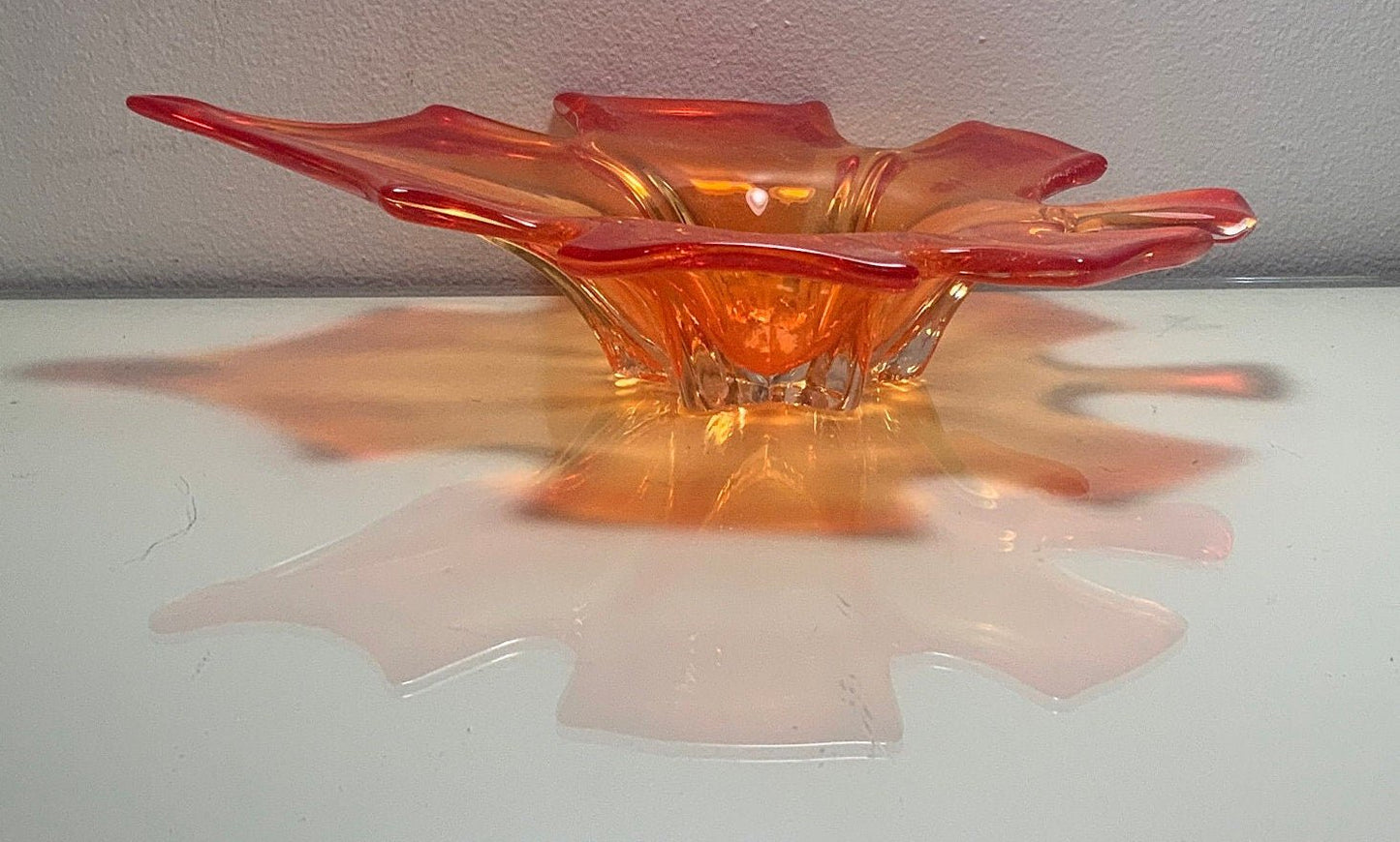 Vintage Murano Maple Leaf Glass Dish Centrepiece - HLJ at HomeVintage Murano Maple Leaf Glass Dish CentrepieceCandy dishMurano