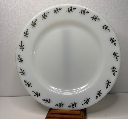 Vintage Pyrex Green Leaf Dinner Plates