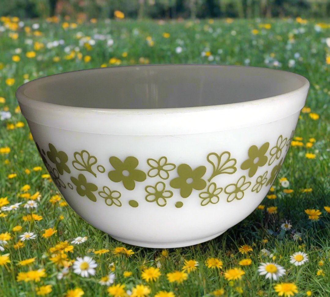 Vintage Pyrex Spring Blossom Crazy Daisy 1.5 Quart Mixing Bowl - HLJ at HomeVintage Pyrex Spring Blossom Crazy Daisy 1.5 Quart Mixing Bowl1.5 QuartPyrex