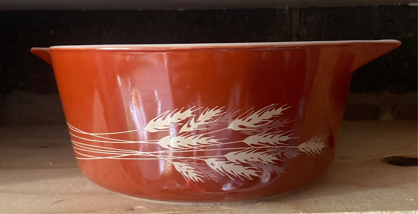 Vintage Pyrex Woodland Casserole Dish 2.5qt #475 - B - HLJ at HomeVintage Pyrex Woodland Casserole Dish 2.5qt #475 - BCasserole DishPyrex