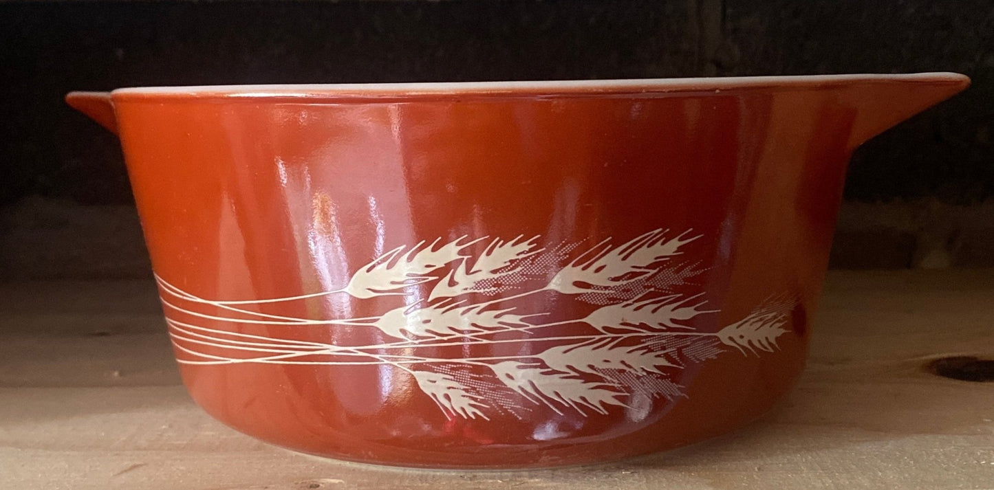 Vintage Pyrex Woodland Casserole Dish 2.5qt #475 - B - HLJ at HomeVintage Pyrex Woodland Casserole Dish 2.5qt #475 - BCasserole DishPyrex