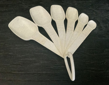 Vintage White Tupperware Measuring Spoons