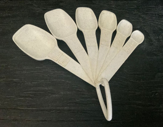 Vintage White Tupperware Measuring Spoons