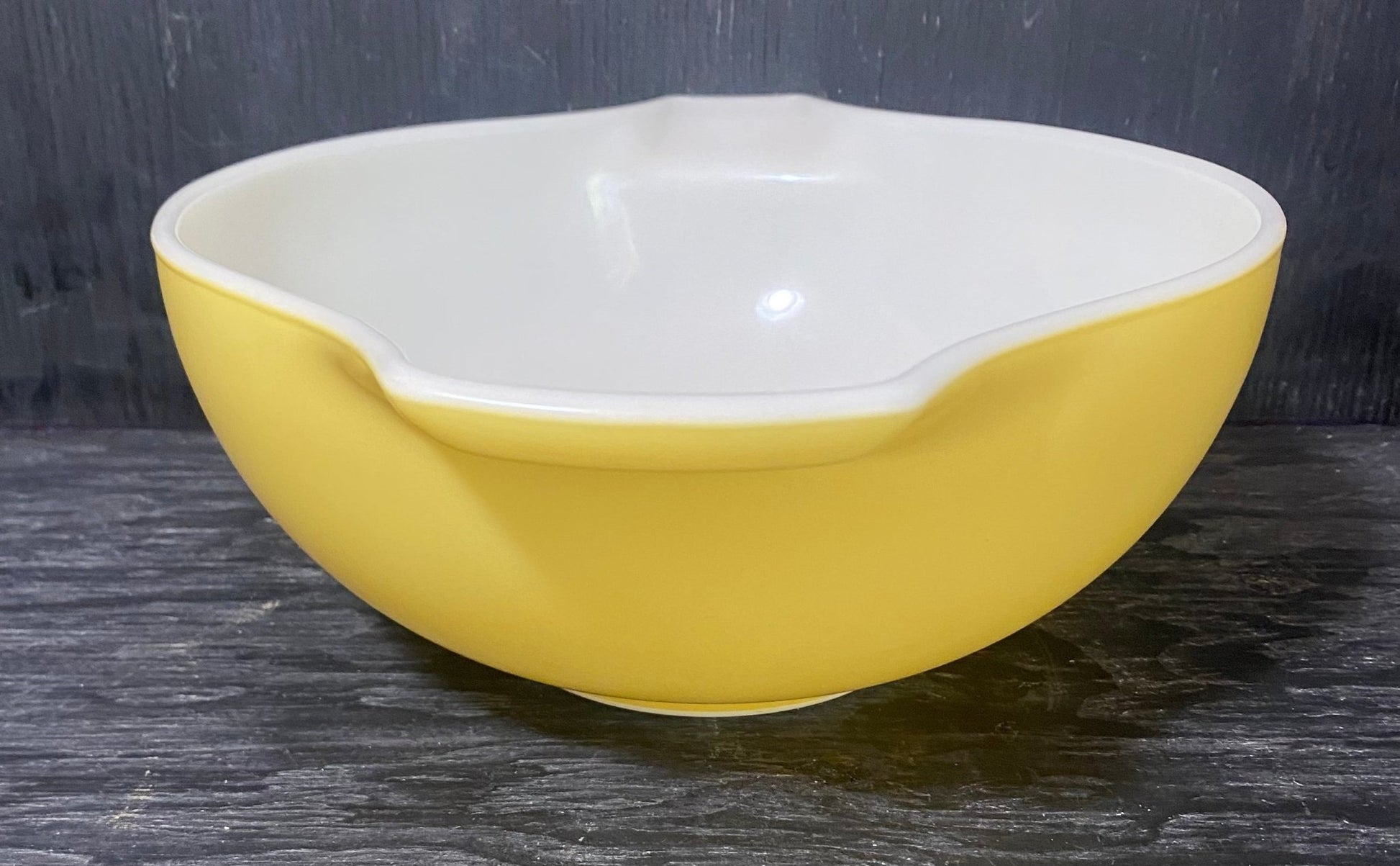 Yellow Pyrex 2.5 Quart Cinderella Mixing Bowl 443 - HLJ at HomeYellow Pyrex 2.5 Quart Cinderella Mixing Bowl 443CinderellaPyrex