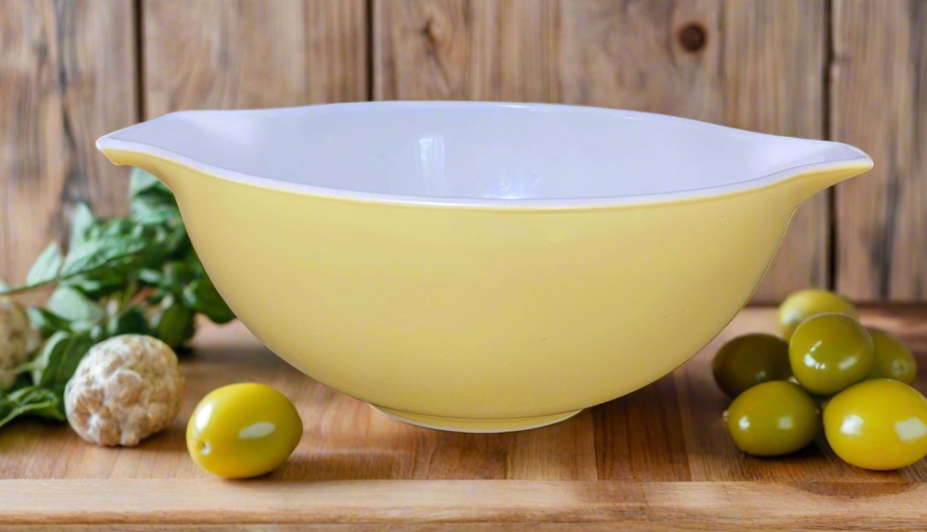 Yellow Pyrex 2.5 Quart Cinderella Mixing Bowl 443 - HLJ at HomeYellow Pyrex 2.5 Quart Cinderella Mixing Bowl 443CinderellaPyrex