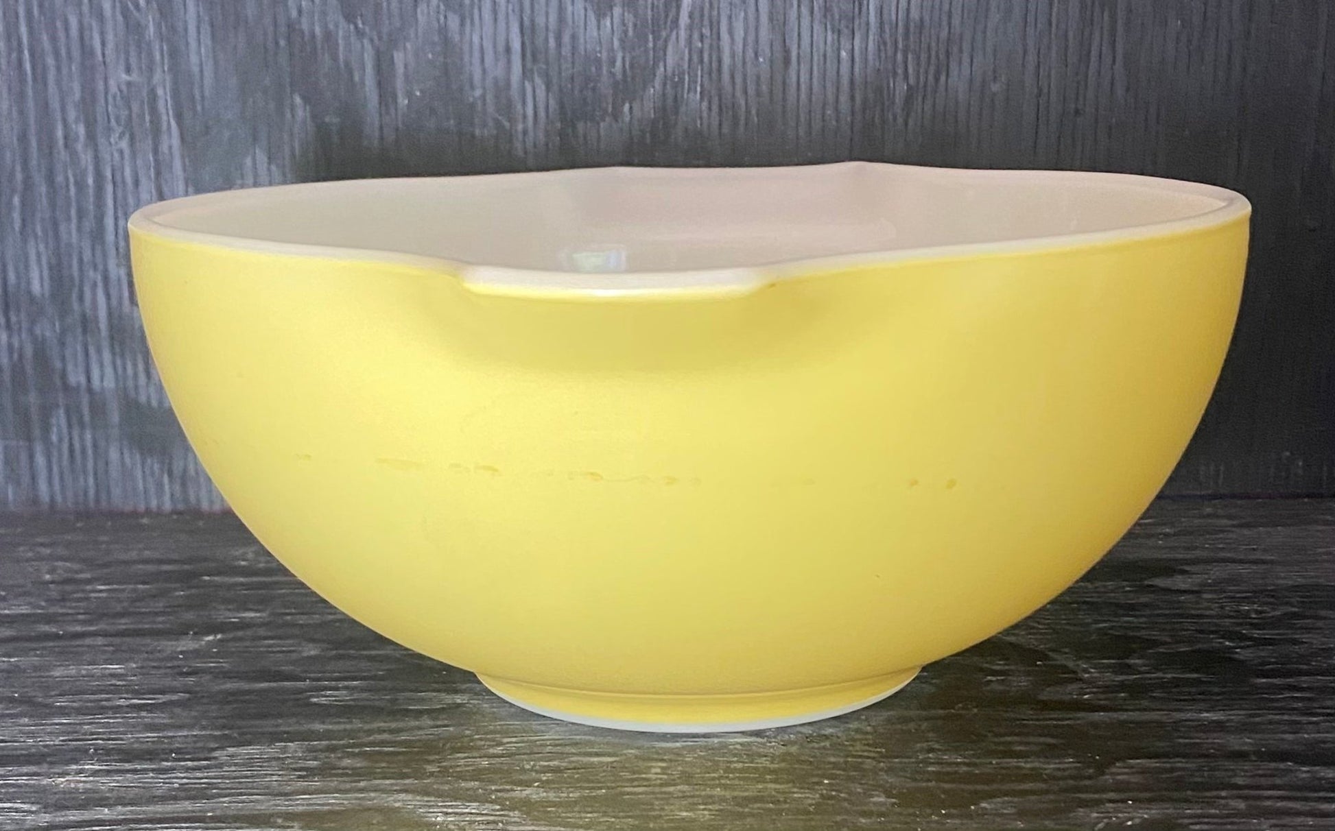 Yellow Pyrex 2.5 Quart Cinderella Mixing Bowl 443 - HLJ at HomeYellow Pyrex 2.5 Quart Cinderella Mixing Bowl 443CinderellaPyrex