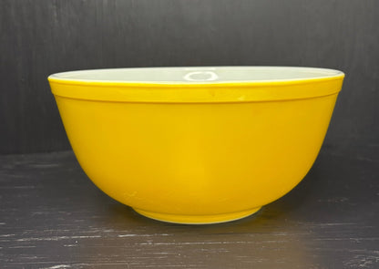 Yellow Pyrex 2.5 Quart Mixing Bowl