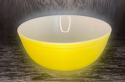 Yellow Pyrex 4 Quart Mixing Bowl 404