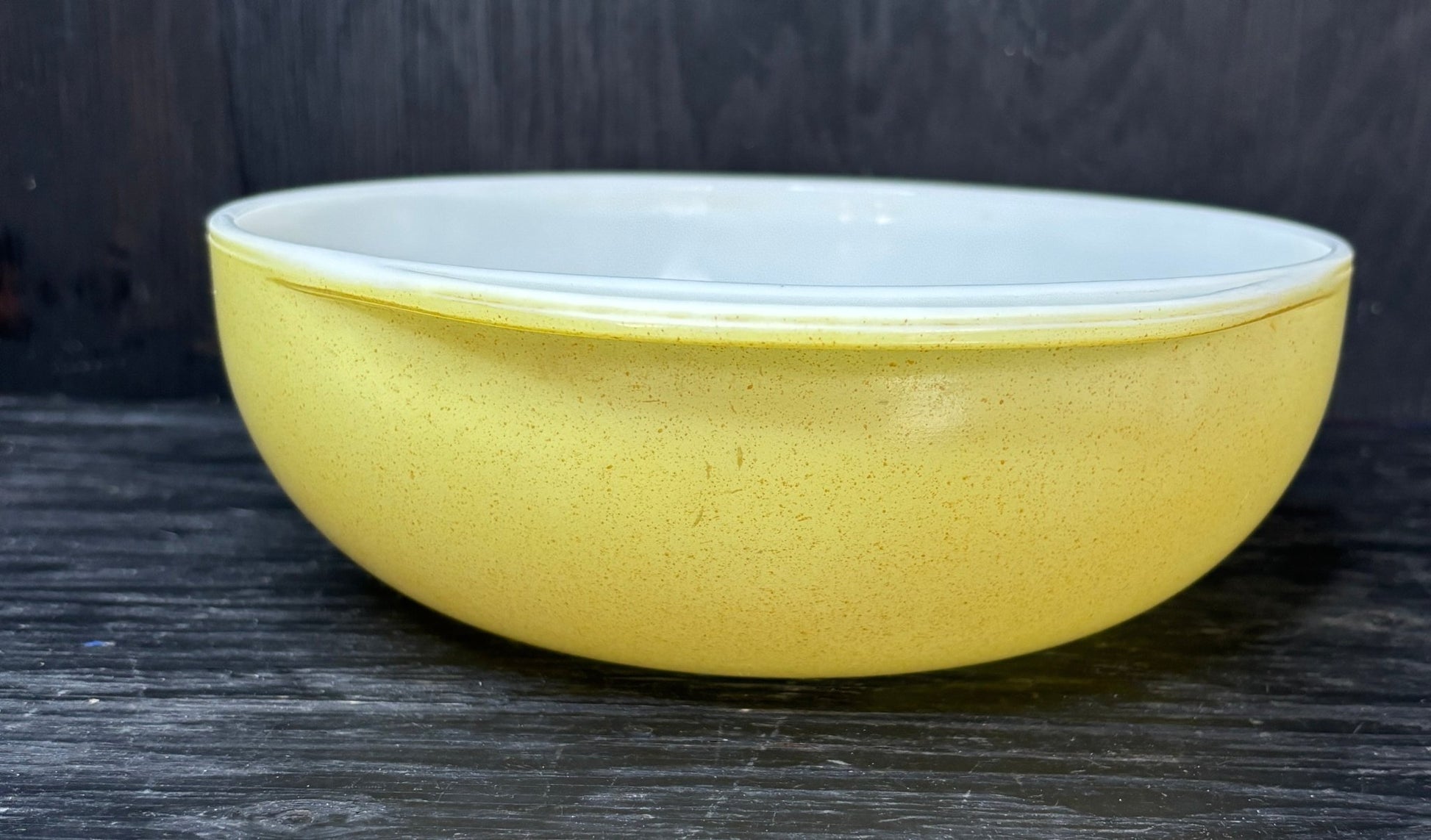 Yellow Pyrex Round 2 Quart Casserole Dish - HLJ at HomeYellow Pyrex Round 2 Quart Casserole DishCasserole DishPyrex