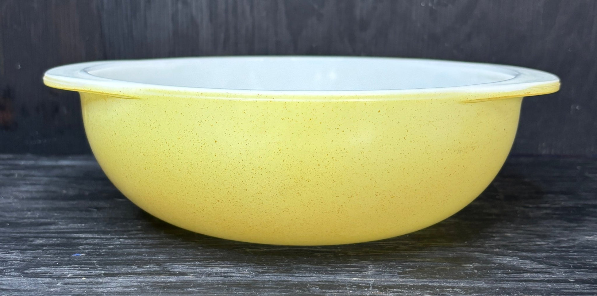 Yellow Pyrex Round 2 Quart Casserole Dish - HLJ at HomeYellow Pyrex Round 2 Quart Casserole DishCasserole DishPyrex