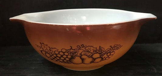 Pyrex Old Orchard 2.5 QT Cinderella Mixing Bowl 443