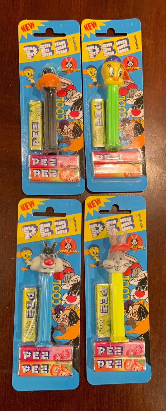 Vintage Looney Tunes Bugs Bunny Daffy Sylvester Pez Dispensers