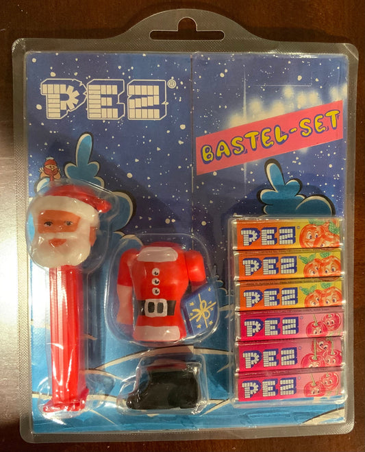 Santa Claus Pez Play World Bastel Set Pez Dispenser New on Card